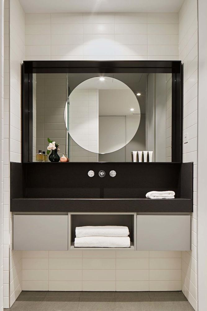 Tyrian Albert Park Lake Melbourne Exteriér fotografie Bathroom