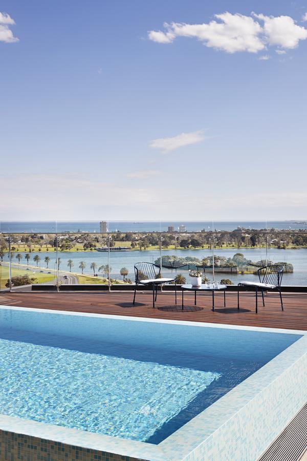 Tyrian Albert Park Lake Melbourne Exteriér fotografie View from the rooftop pool